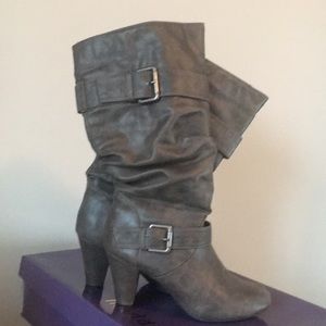 Madden Girl slouchy gray boots size 7